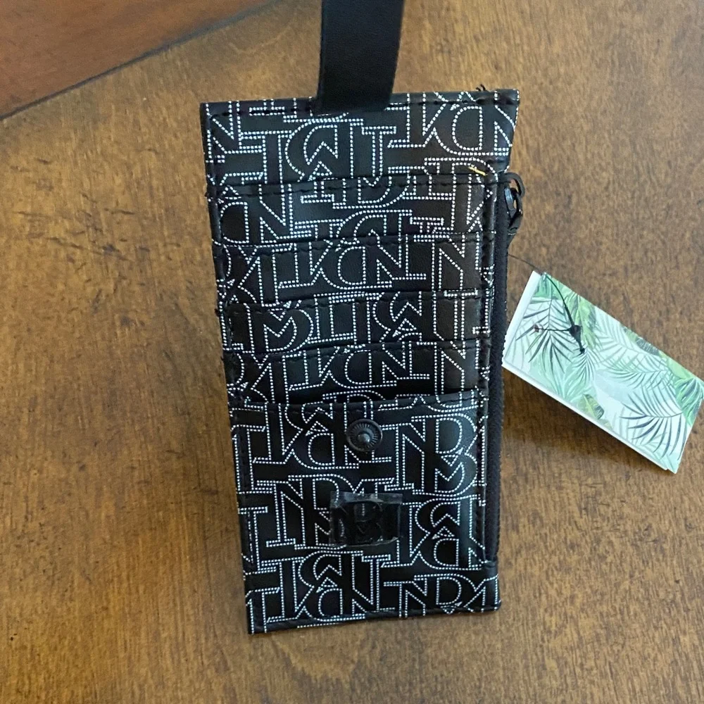 Badgley Mischka Black Patterned card holder / change purse